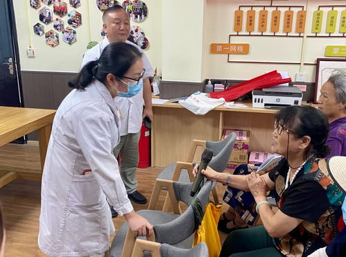 省二院專家團隊走進社區，健康科普與義診服務溫暖人心
