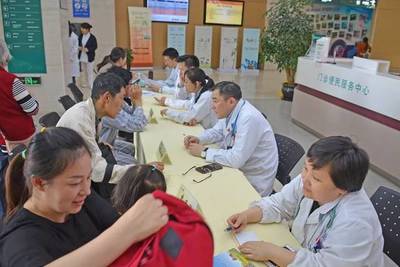 仁濟關愛 | 深化兩學一做，公益服務百姓——記一次健康咨詢服務活動